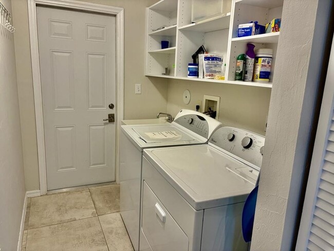 Building Photo - Home