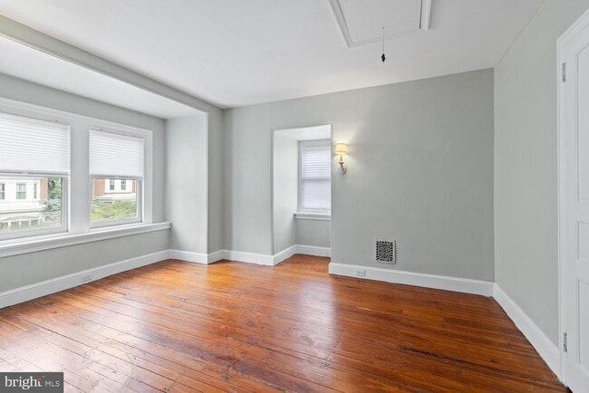 Building Photo - 128 W Mt Pleasant Ave