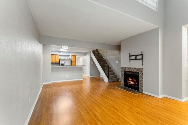 Building Photo - 2425 Holly Hall St
