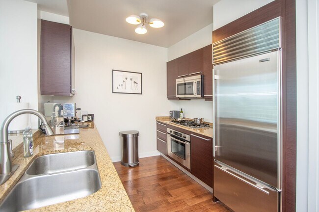 Building Photo - 1 BEDROOM W/VIEW in THE RINCON BUILDING