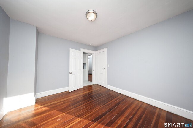 Building Photo - 78 Maplewood Ave