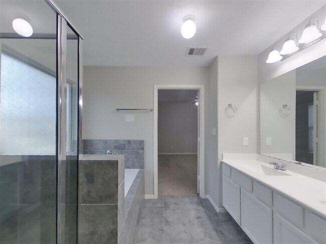 Building Photo - 13610 Kodiak Brown Bear St