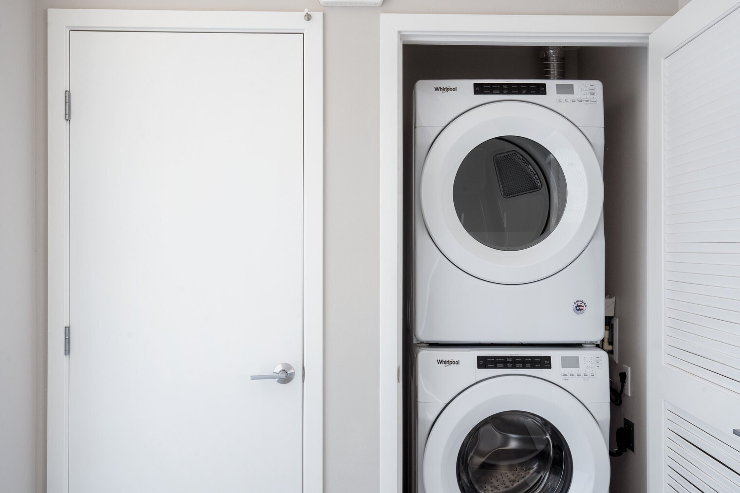 Building Photo - 3560 Rambla Pl