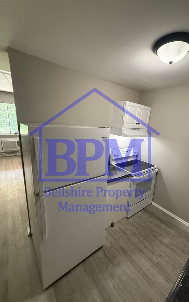 Building Photo - Budget-Friendly 2 Bed, 1 Bath Apartment – ...