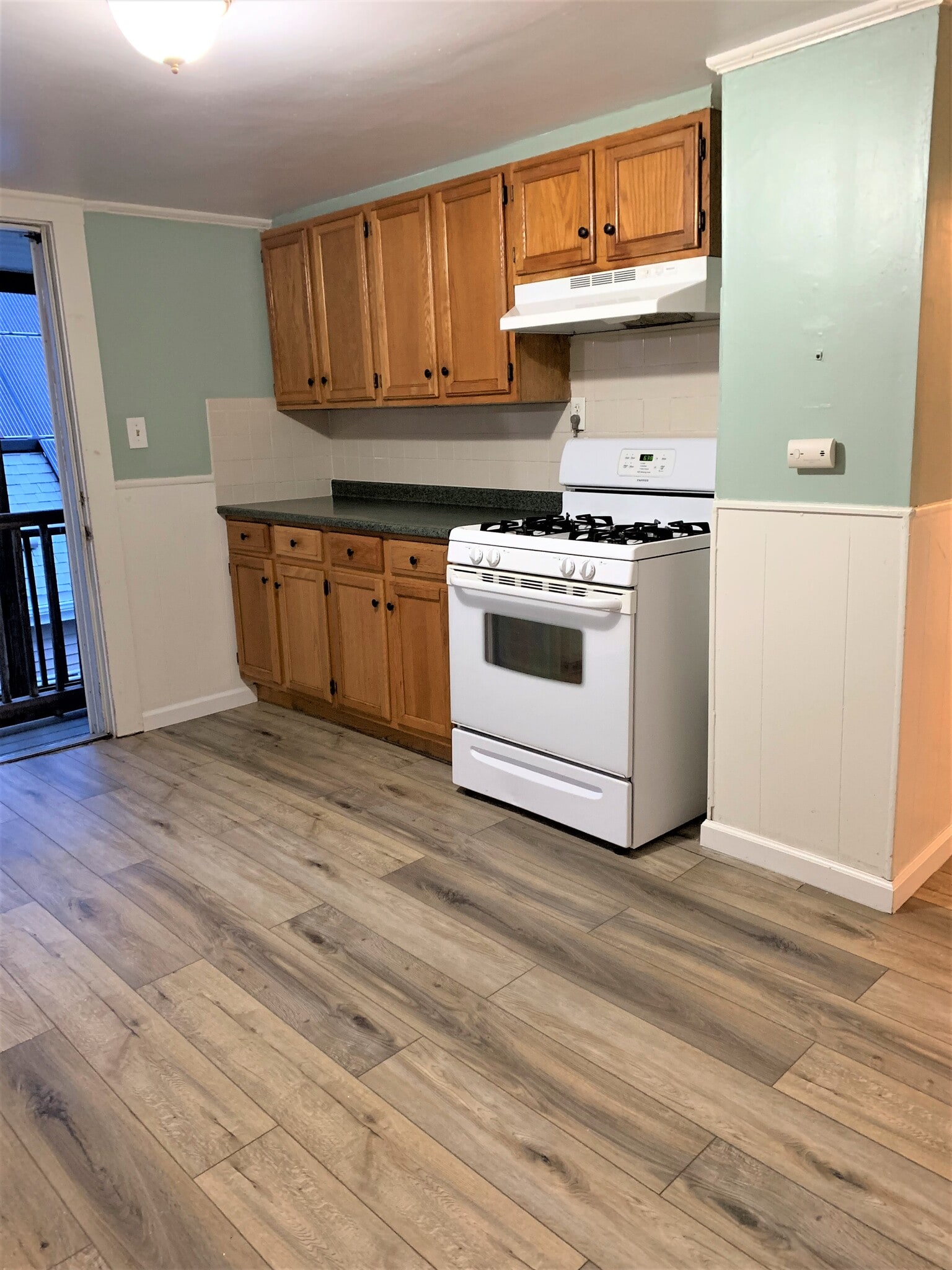 Building Photo - 94 Walnut St