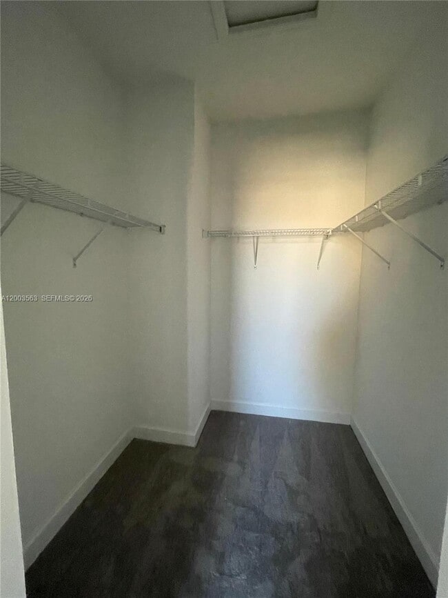 Building Photo - 813 NE 211th St