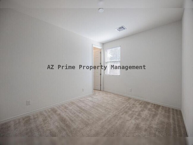 Building Photo - 3311 W Donner Dr
