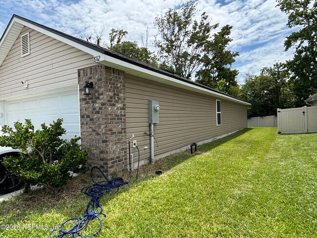 Building Photo - 8112 Helmsley Blvd