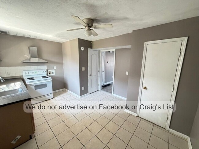Interior Photo - Kensington Court 6467