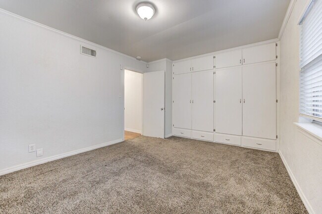 Building Photo - 4121 NW 20th St