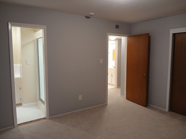 Building Photo - 5061 Bonniemae Way