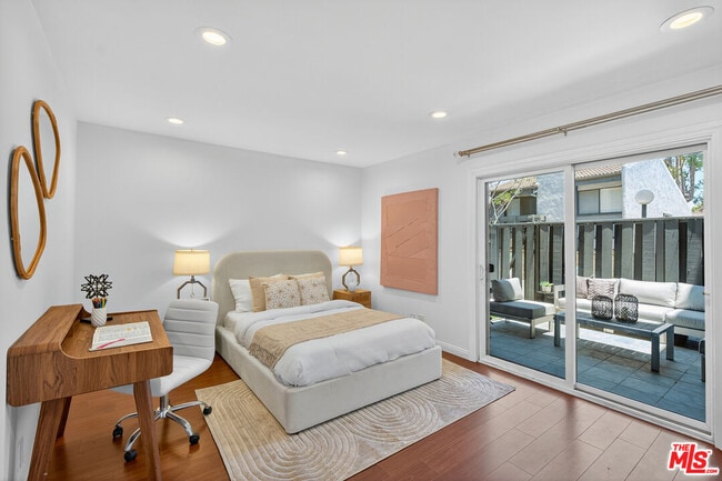 Building Photo - 1920 Pandora Ave