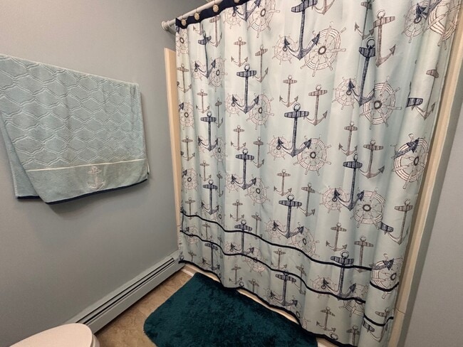 Building Photo - 266 Endicott St N