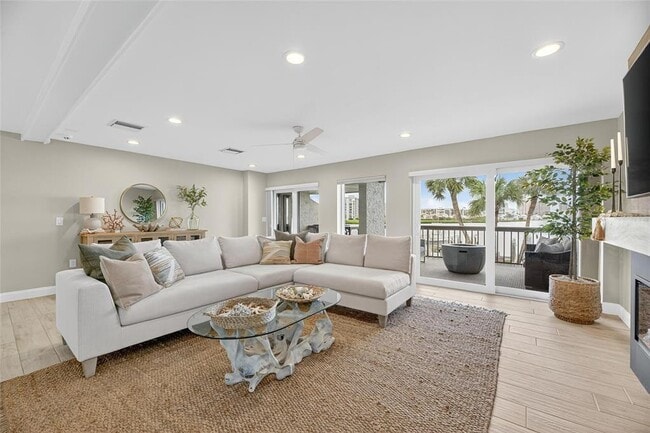 Building Photo - 160 Marina Del Rey Ct