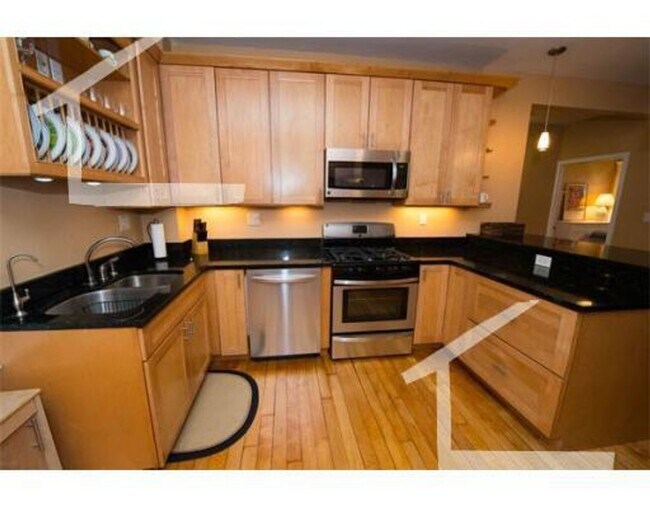 Building Photo - Beautiful, Spacious, Fully Renovated Allston 3 Bed/2 Bath Condo. 1100 block of Comm, Heat Include...