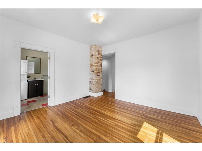 Building Photo - 2559 Aldrich Ave S