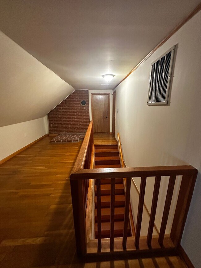 Building Photo - *Move in Special - Spacious 3 bedroom/ 2.5 bath home near Exit 8 - Morristown, TN