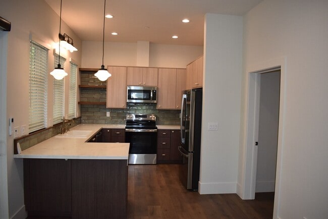 Building Photo - Brand new ADU unit!