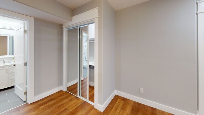Building Photo - 316 S 17th St