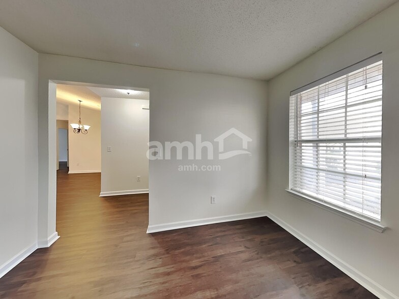 Building Photo - 411 Revis Creek Ct