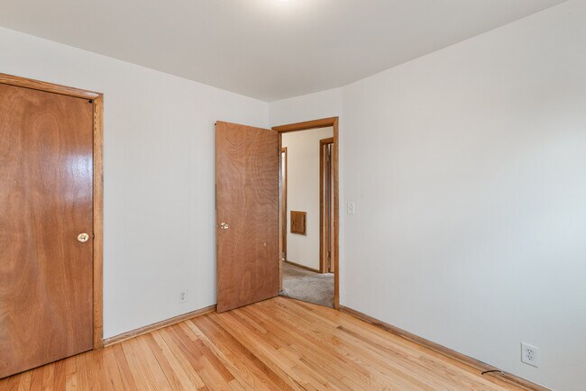 Building Photo - 3622 S 77th St