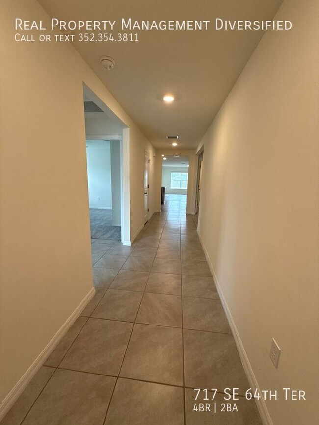 Building Photo - 717 SE 64th Terrace