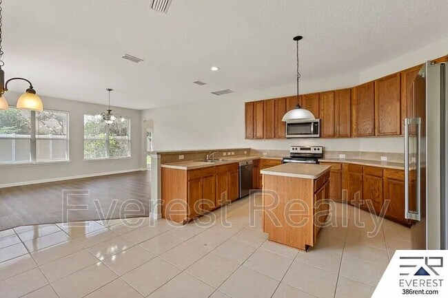 Building Photo - 47 Bassett Ln