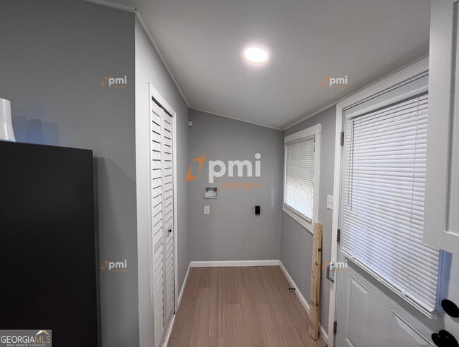 Building Photo - 4043 Lafayette Dr
