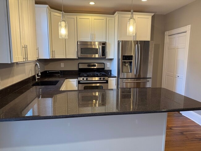 Building Photo - 32 Covington St