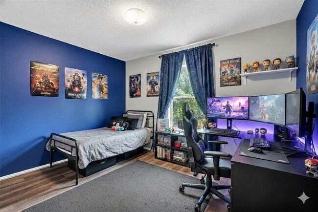 Building Photo - 11902 Rolling Stream Dr