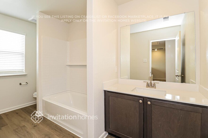 Building Photo - 10001 Pilot Pl