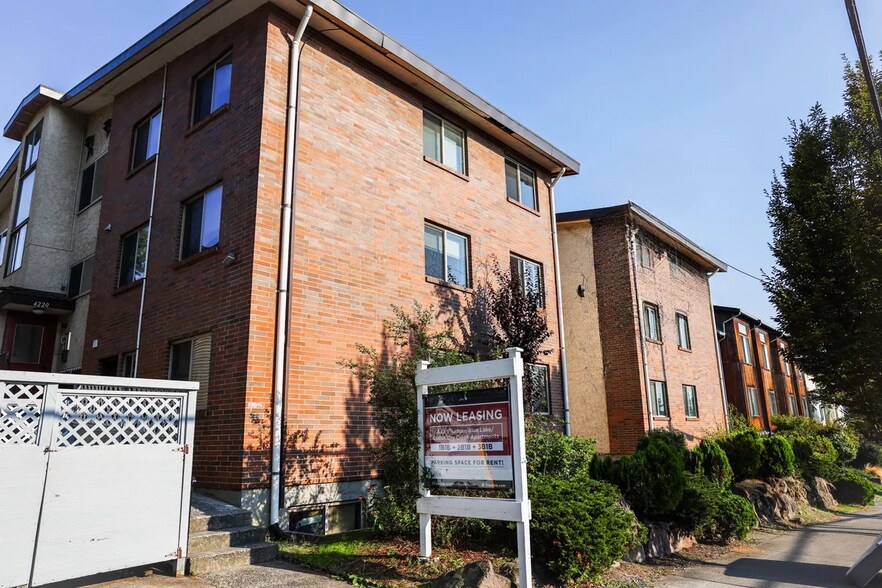 Building Photo - Alder Apartments