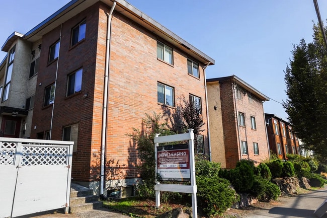 Building Photo - Alder Apartments
