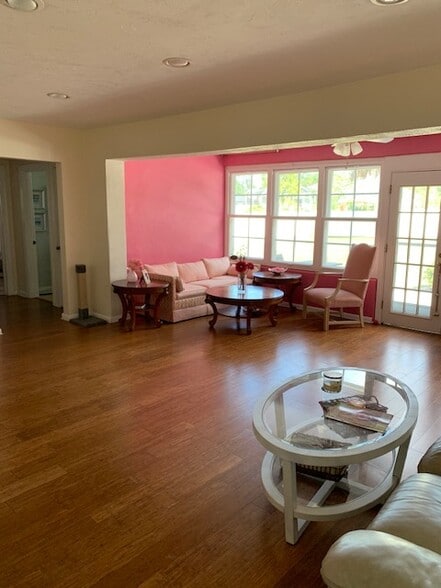 Building Photo - 7353 Phillips St