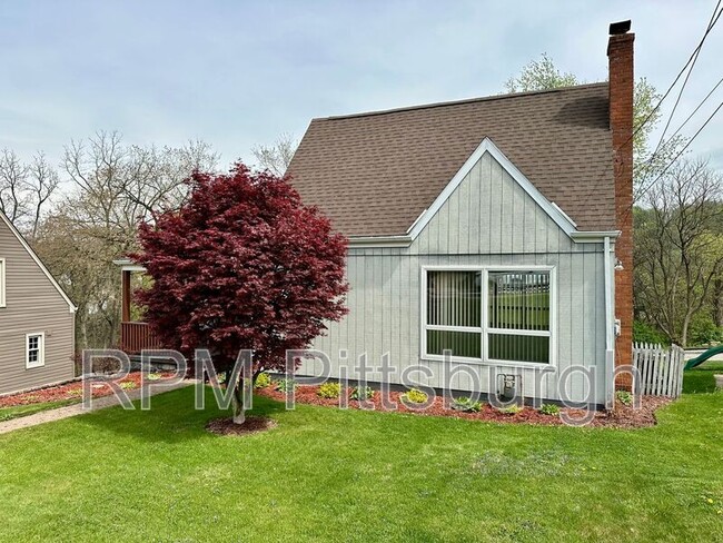 Building Photo - 419 Woodland Rd