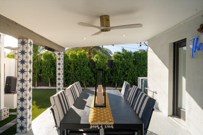 Building Photo - 8543 E Valley Vista Dr