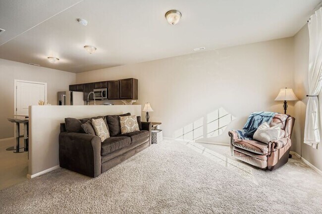 Building Photo - 7615 Red Fir Pt