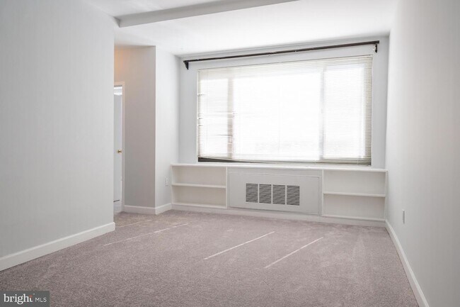 Building Photo - 1021 Arlington Blvd