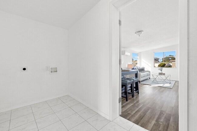 Building Photo - 221 Duxbury Ave
