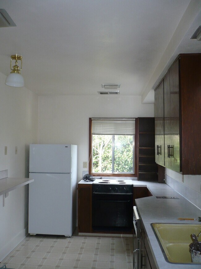 Building Photo - 712e16