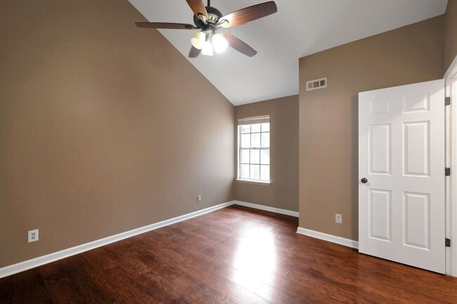Building Photo - Charming 2BR Condo in Alpharetta