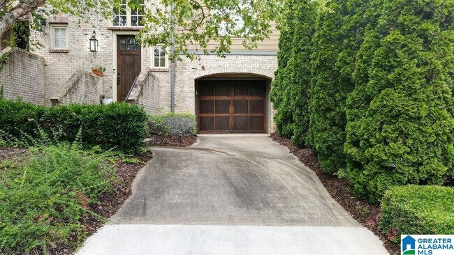 Building Photo - 2081 Eagle Ridge Dr