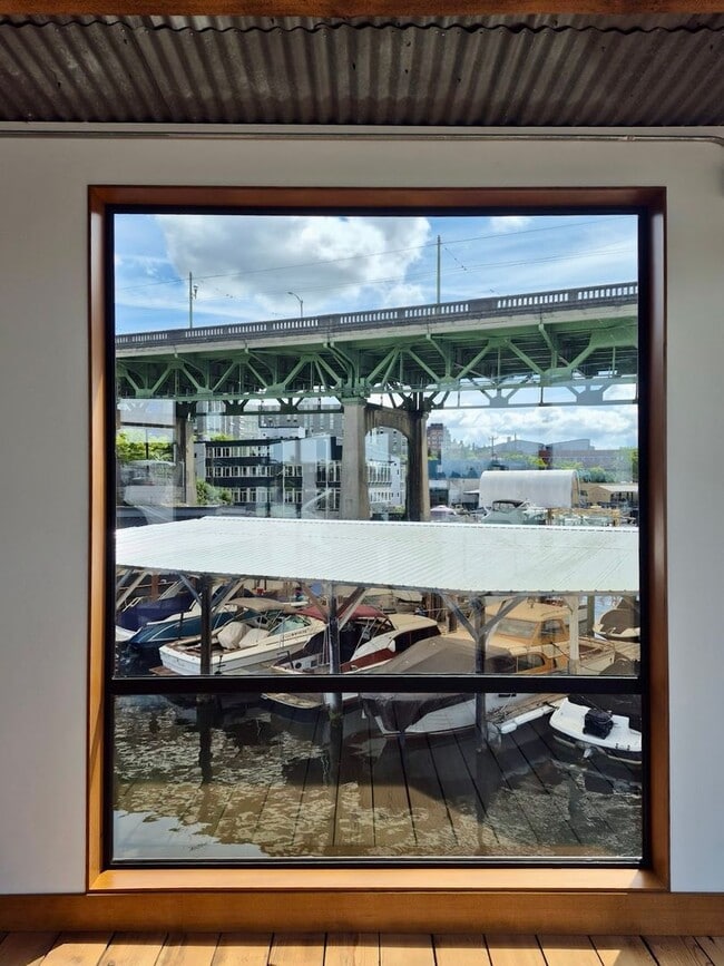 Building Photo - Lake Union Waterfront Apartment