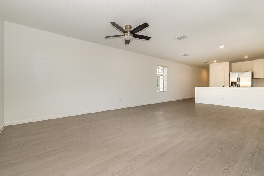 Building Photo - 1708 Crossbill St