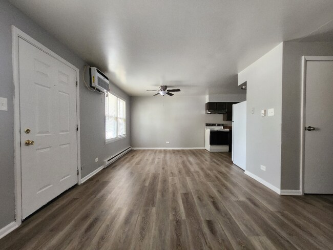 Primary Photo - 474 W 14th Pl