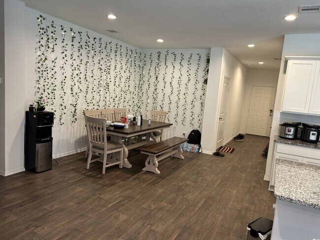 Building Photo - 3305 Cold Swan Ct