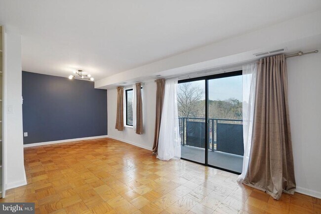 Building Photo - 3101 S Manchester St