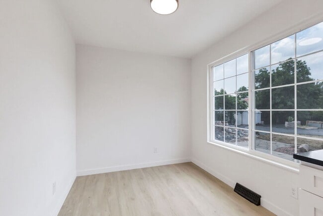 Building Photo - 6087 W 84th Ave
