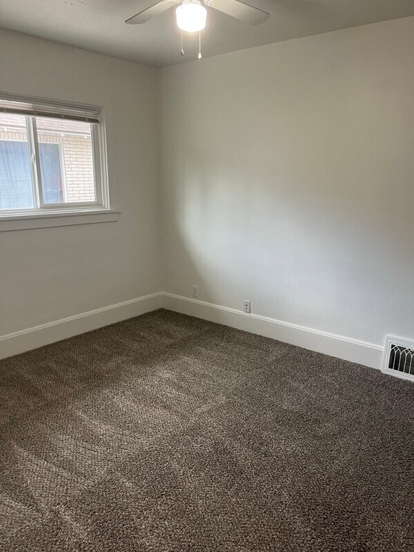 Building Photo - 229 N 200 E