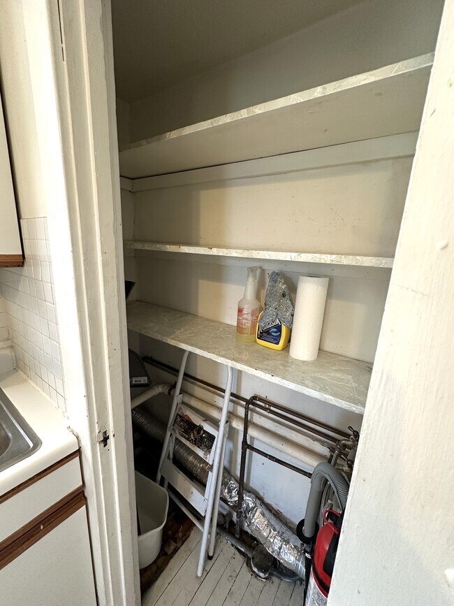 Kitchen pantry - 3016 Victor St